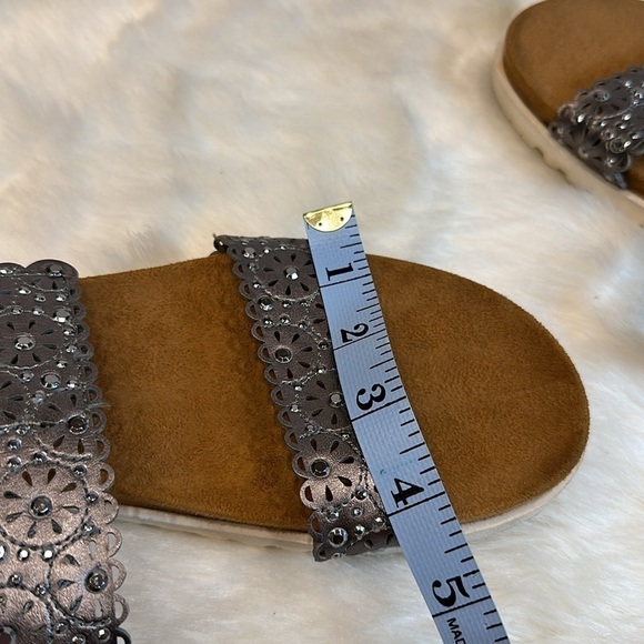 Yellow box gray with bling adjustable back strap size 9M - Picture 9 of 9